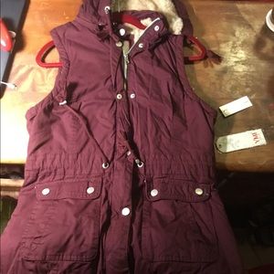Gorgeous warm plum-color YMI Hooded Vest XL